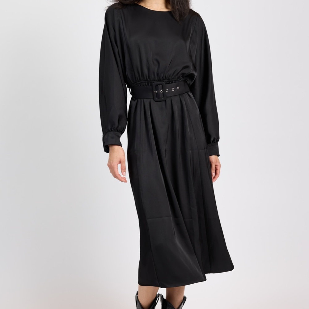 MOOD BOOST DOLMAN SLEEVE MIDI DRESS W BELT